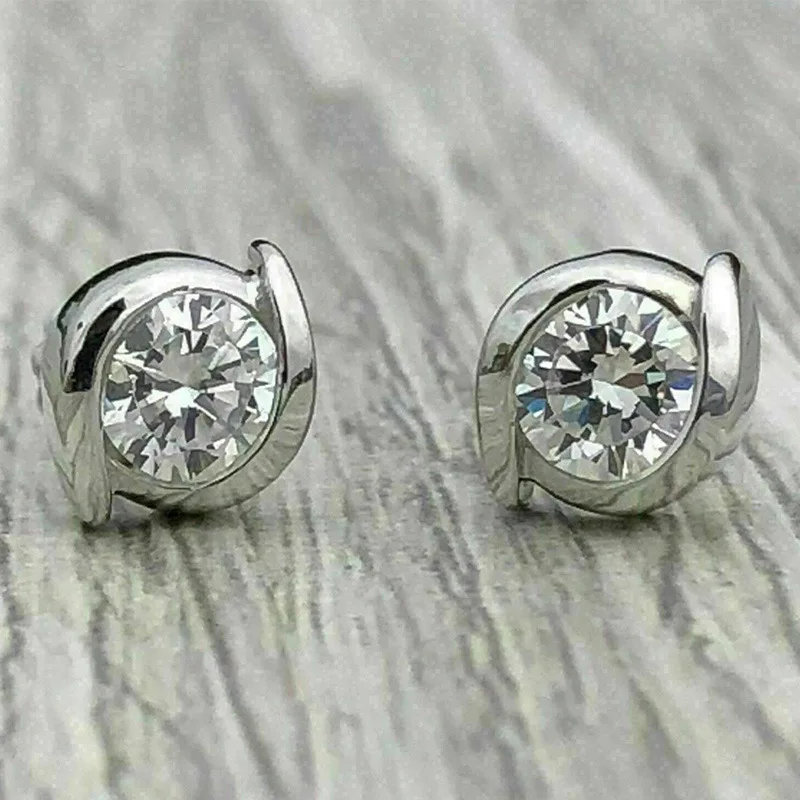 YH-ZL Female Crystal Stud Earrings Silver Color Wedding Earrings For Women Men Charm Round Zircon Earrings
YH-ZL Female Crystal Stud Earrings Silver Color Wedding Earrings For Women Men Charm Round Zircon Earrings