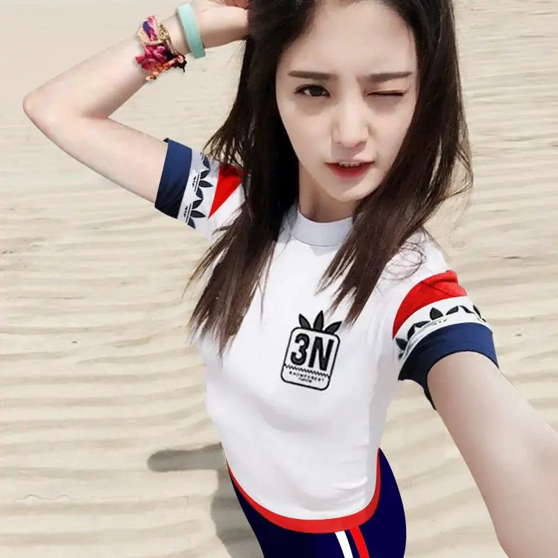 Light Luxury Short-sleeved Trousers Casual Sports Suit Women's Cropped Trousers 2021 New Korean Style Loose Tide Two-piece Suit
Light Luxury Short-sleeved Trousers Casual Sports Suit Women's Cropped Trousers 2021 New Korean Style Loose Tide Two-piece Suit