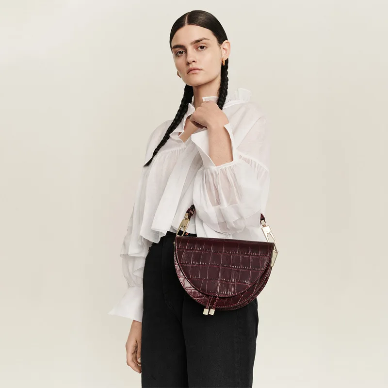 Women's Fashion Sling Saddle Crossbody Shoulder Bag Pu Leather Wide Strap Chest Bag Alligator Print Luxury Wallets For Women
Women's Fashion Sling Saddle Crossbody Shoulder Bag Pu Leather Wide Strap Chest Bag Alligator Print Luxury Wallets For Women