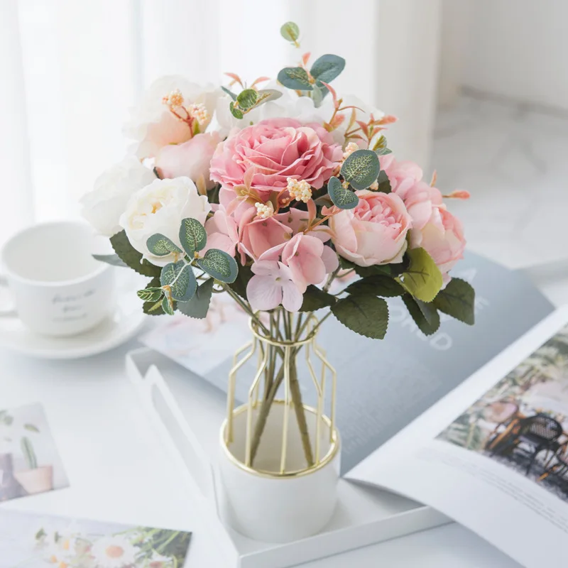 Artificial Flowers Retro Silk Rose Bouquet Hydrangea Peony Vintage Bride Holding Fake Flower Home Wedding Decoration Accessories
Artificial Flowers Retro Silk Rose Bouquet Hydrangea Peony Vintage Bride Holding Fake Flower Home Wedding Decoration Accessories