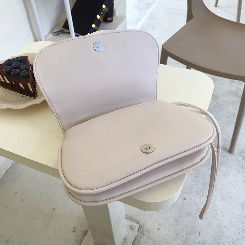 9 Inch Cloud Saddle Bag,Pu Female Clutch,Pleated Messenger Bag,Coin Purse,3 Colors
9 Inch Cloud Saddle Bag,Pu Female Clutch,Pleated Messenger Bag,Coin Purse,3 Colors