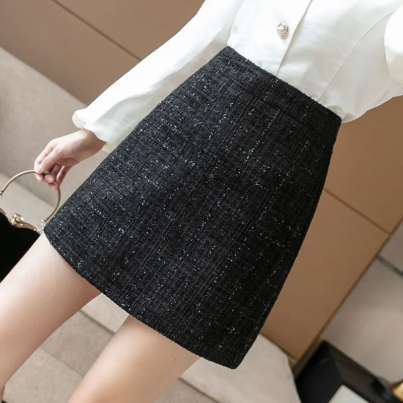 Woolen short skirt women's autumn skirt new high waist wrap hip show thin A-line skirt winter skirt temperament celebrity dress
Woolen short skirt women's autumn skirt new high waist wrap hip show thin A-line skirt winter skirt temperament celebrity dress