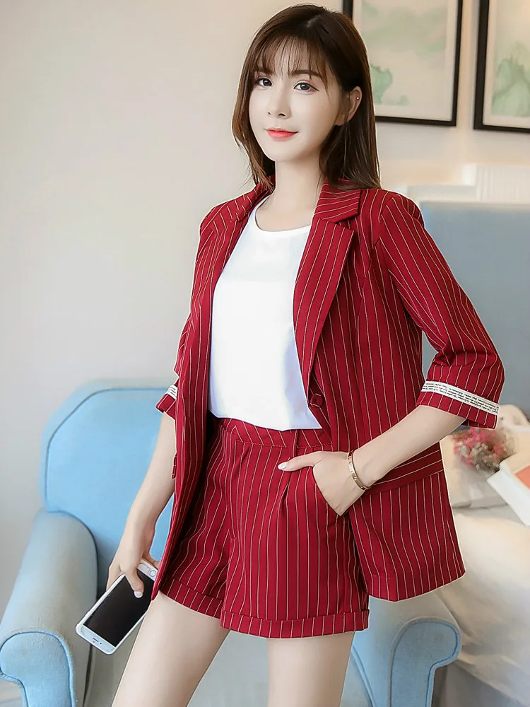 Women 2 Pieces Set Short and Blazer New Style Korean-style Loose Casual Cotton Linen Small Suit Coat Fashion Shorts Set 2020 New
Women 2 Pieces Set Short and Blazer New Style Korean-style Loose Casual Cotton Linen Small Suit Coat Fashion Shorts Set 2020 New