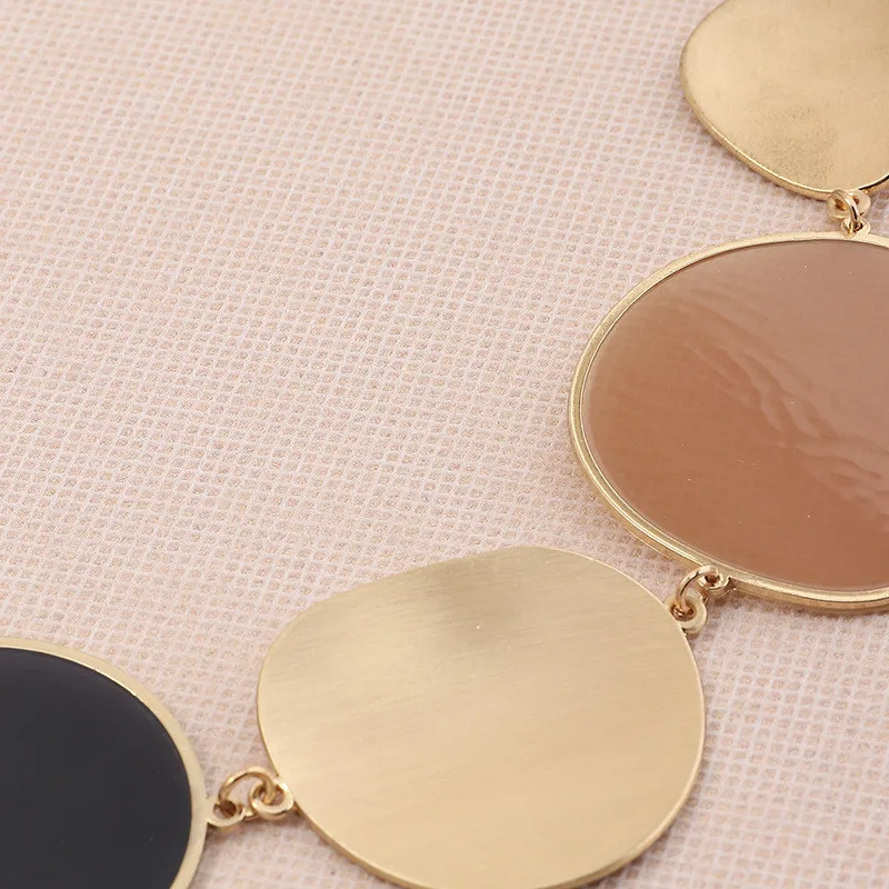 Exaggerated Big Statement Gold Metal Enamel Choker Necklace For Women Female Party Short Collar Clavicle Chain Necklace Jewelry
Exaggerated Big Statement Gold Metal Enamel Choker Necklace For Women Female Party Short Collar Clavicle Chain Necklace Jewelry