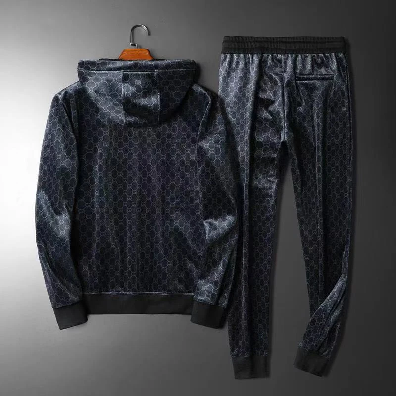 Winter European and American men's super soft velvet casual sports suit embroidered hooded cardigan Slim pants two-piece suit
Winter European and American men's super soft velvet casual sports suit embroidered hooded cardigan Slim pants two-piece suit