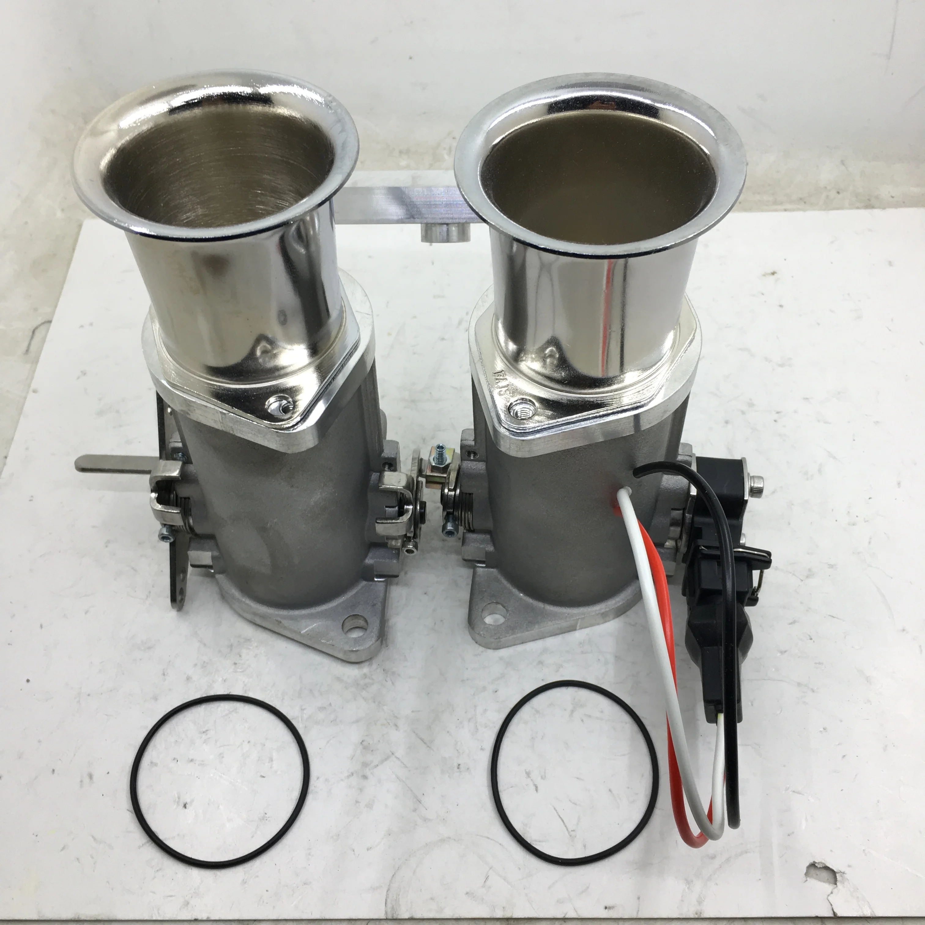 SherryBerg FAJS throttle bodies INJECTION 45IDF pattern 45mm EFI Weber FOR VW Gemini Escort Datsun with air horns+TPS & cable
SherryBerg FAJS throttle bodies INJECTION 45IDF pattern 45mm EFI Weber FOR VW Gemini Escort Datsun with air horns+TPS & cable