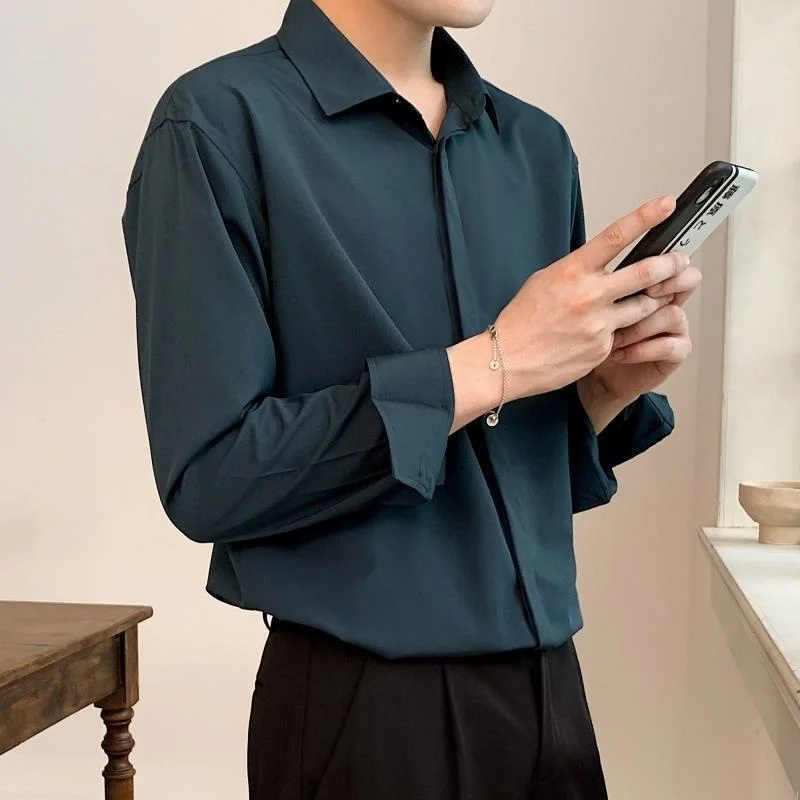 2021 autumn Korean Fashion New Drape Shirts for Men Solid Color Long Sleeve Ice Silk Smart Casual Comfortable Button Up Shirt
2021 autumn Korean Fashion New Drape Shirts for Men Solid Color Long Sleeve Ice Silk Smart Casual Comfortable Button Up Shirt