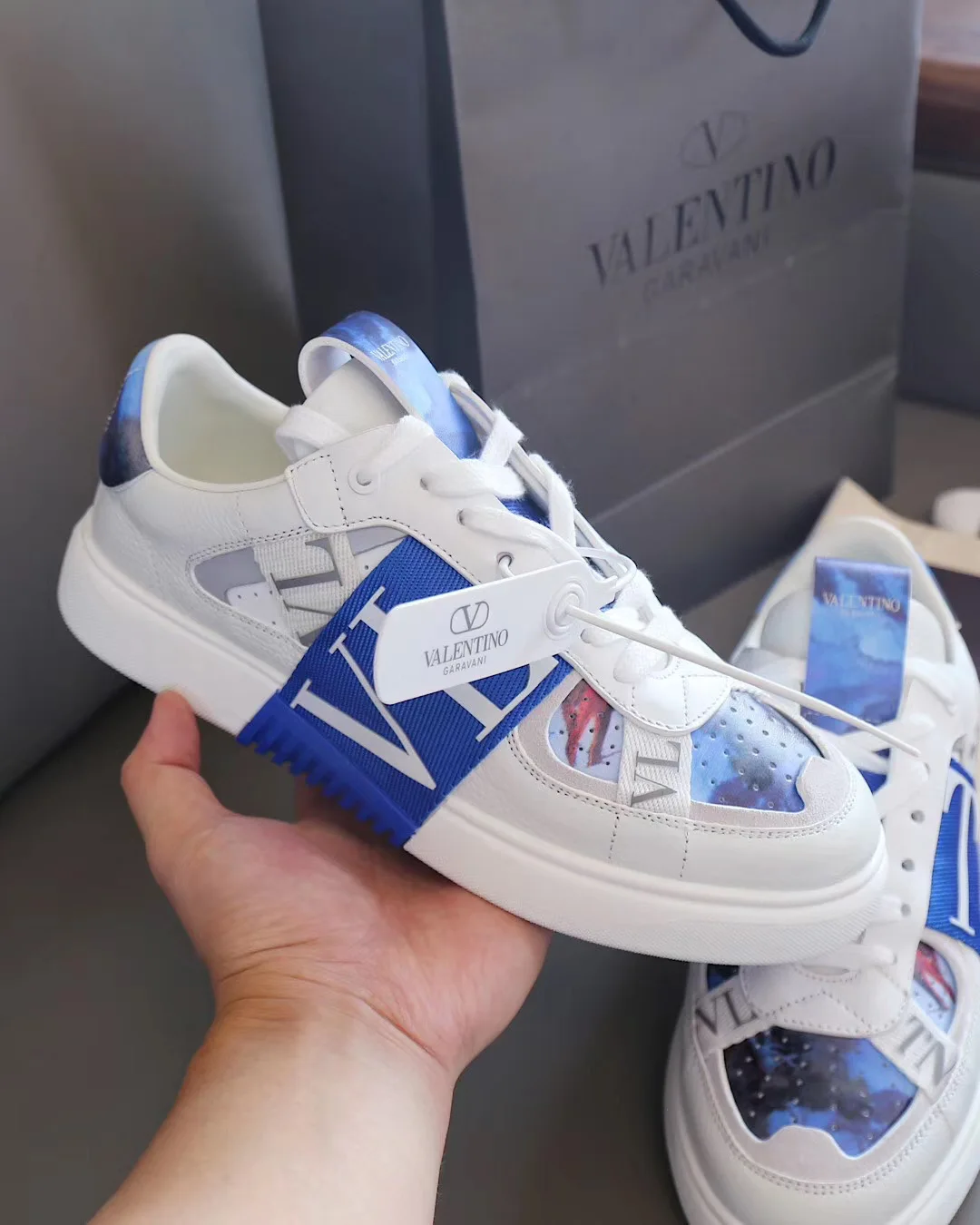Luxury band Top quality sneaker Cowhide surface and foot padded Sheepskin Lining man&woman Shoes Size 35-45
Luxury band Top quality sneaker Cowhide surface and foot padded Sheepskin Lining man&woman Shoes Size 35-45