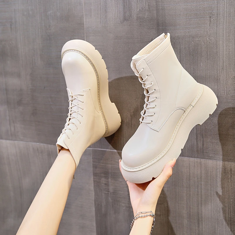 Net red thick-soled Martin boots women's autumn 2021 new retro British style trifle casual locomotive short boots women
Net red thick-soled Martin boots women's autumn 2021 new retro British style trifle casual locomotive short boots women