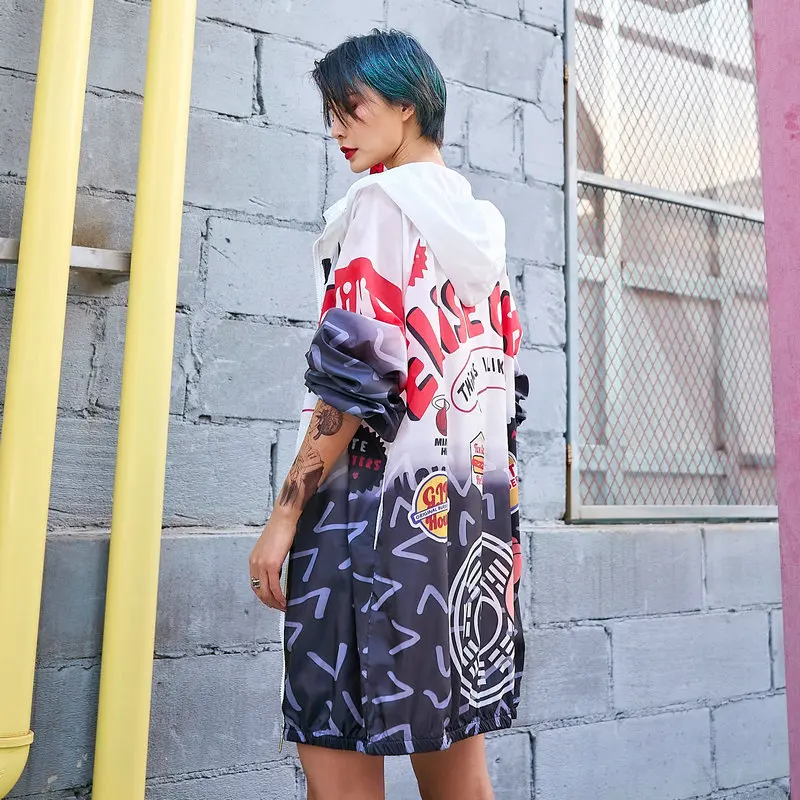 2021 Summer Trench Coat Women Super Thin and Light Loose Long Sleeve Hooded Jacket Gradient Funny Print Beach Sun-Proof Clothing
2021 Summer Trench Coat Women Super Thin and Light Loose Long Sleeve Hooded Jacket Gradient Funny Print Beach Sun-Proof Clothing