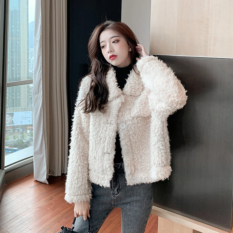 More new little lambs wool coat female winter brief paragraph coat grain sheepskin velvet coat
More new little lambs wool coat female winter brief paragraph coat grain sheepskin velvet coat