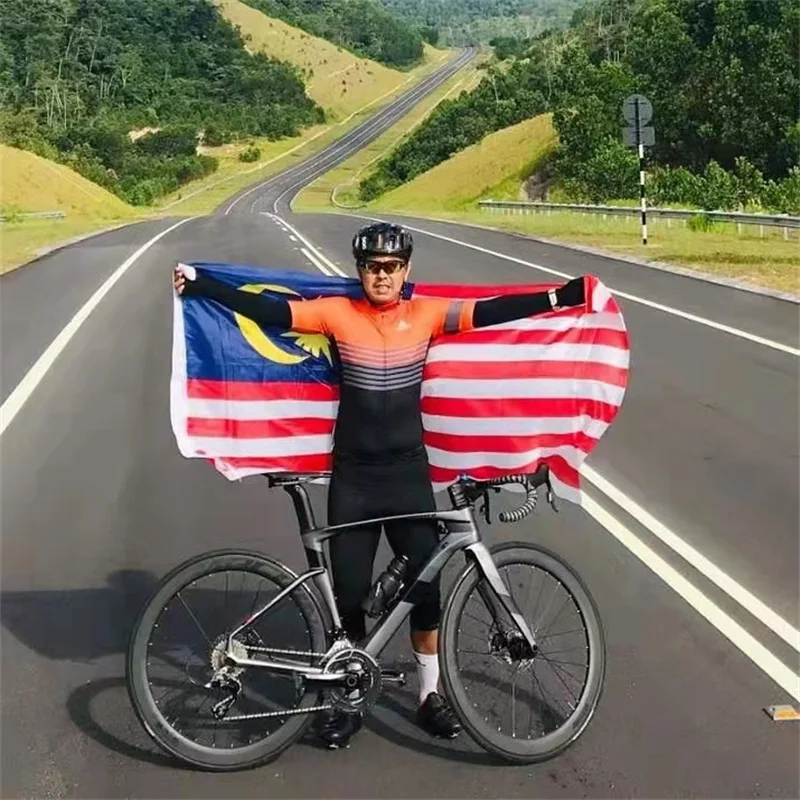 TWITTER new CYCLONE-Disc-carbon fiber wheel R8000-22SpeedUT carbon fiber road bike 700c cross-country road bike with bicicleta
TWITTER new CYCLONE-Disc-carbon fiber wheel R8000-22SpeedUT carbon fiber road bike 700c cross-country road bike with bicicleta