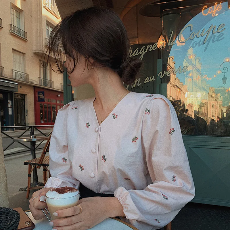 Fashion Female Clothing Embroidery Blouse Shirt Spring Autumn Korean Women Flower Embroidered Tops Korean Style Fresh Shirt
Fashion Female Clothing Embroidery Blouse Shirt Spring Autumn Korean Women Flower Embroidered Tops Korean Style Fresh Shirt