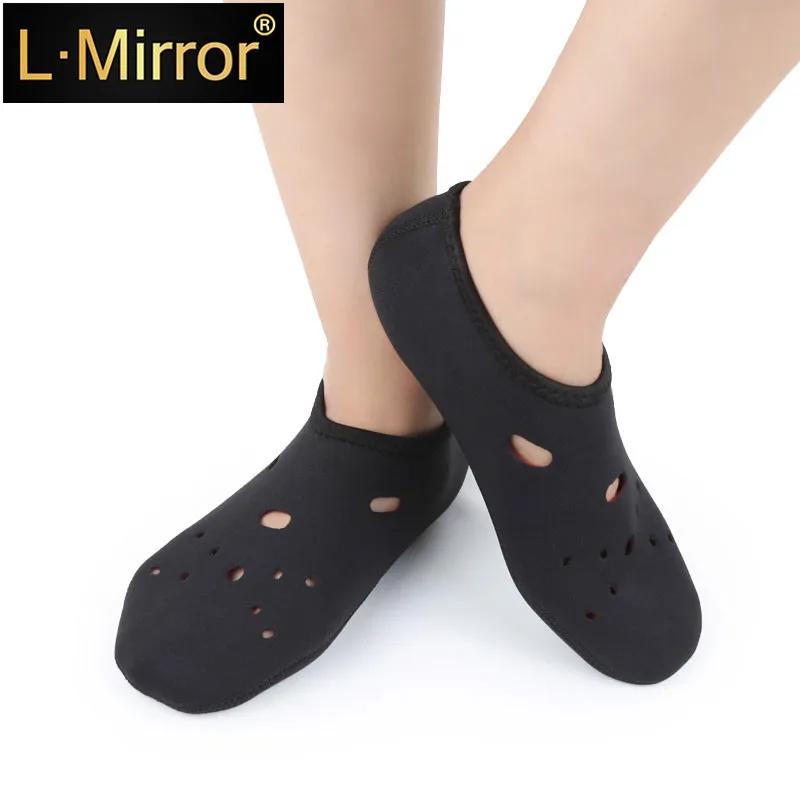 L.Mirror 1Pair Breathable Non Slip Water Shoes Adults Beach Diving Socks Yoga Sneakers Swim Surf Barefoot Aqua schwimm Schuhe
L.Mirror 1Pair Breathable Non Slip Water Shoes Adults Beach Diving Socks Yoga Sneakers Swim Surf Barefoot Aqua schwimm Schuhe