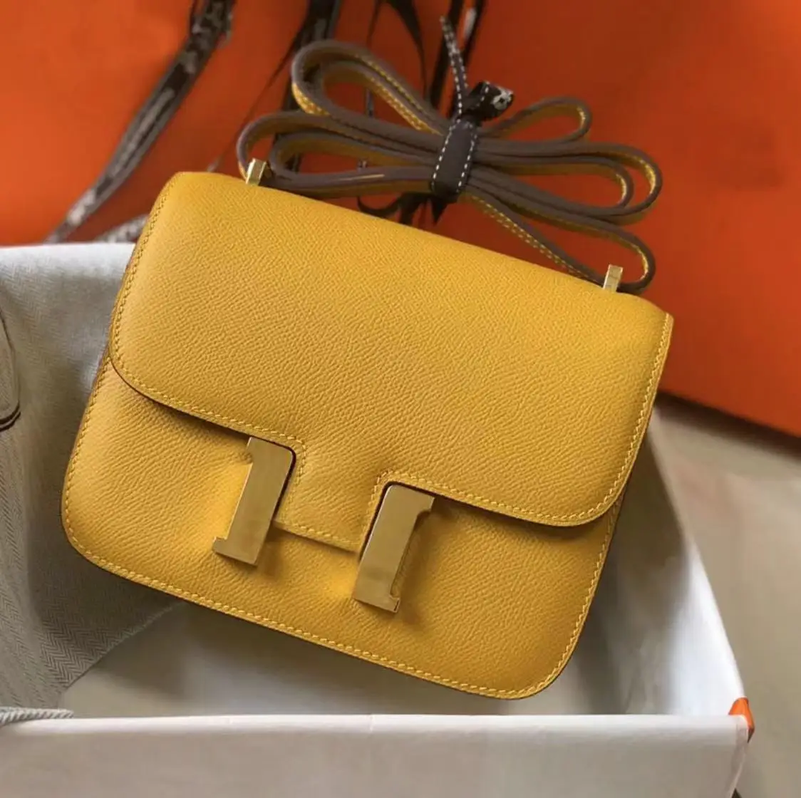 Fashion Women handbag square shoulder bag retro luxury messenger bag popular personality universal female bag
Fashion Women handbag square shoulder bag retro luxury messenger bag popular personality universal female bag