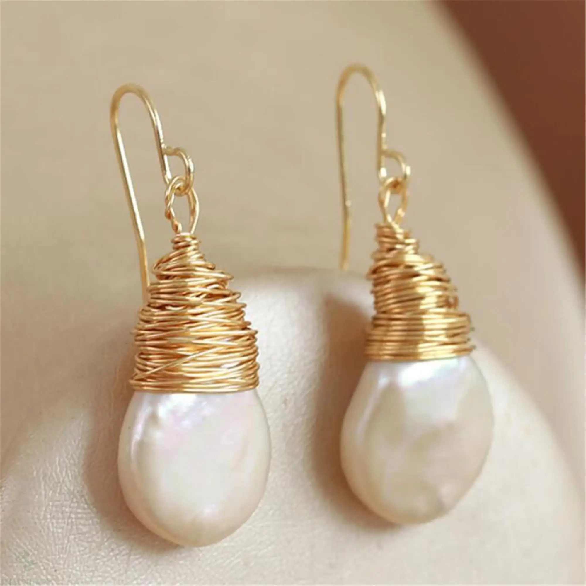 14-15mm White Baroque Pearl Earrings Gold Ear Drop Dangle Hook AAA Hoop Luxury Women Natural Mesmerizing Party Real Jewelry
14-15mm White Baroque Pearl Earrings Gold Ear Drop Dangle Hook AAA Hoop Luxury Women Natural Mesmerizing Party Real Jewelry