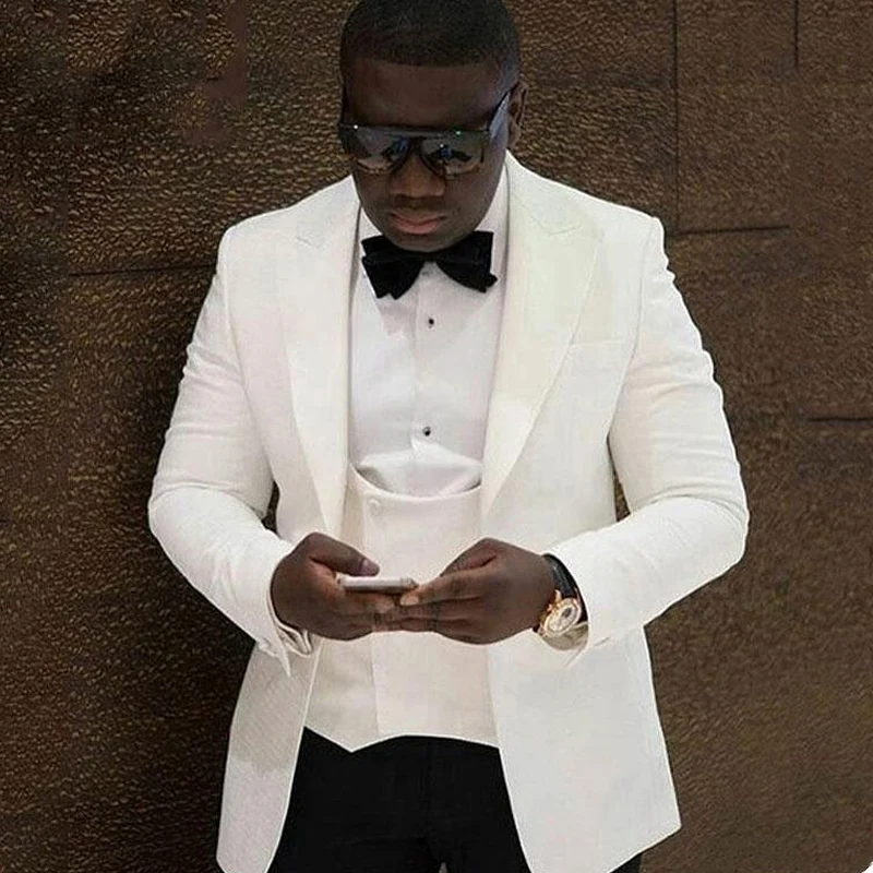 White Men Suits Slim Fit with Wide Peaked Lapel Groom Wear Wedding Tuxedos 3 Piece Male Jacket Waistcoat Black Pants 2021
White Men Suits Slim Fit with Wide Peaked Lapel Groom Wear Wedding Tuxedos 3 Piece Male Jacket Waistcoat Black Pants 2021