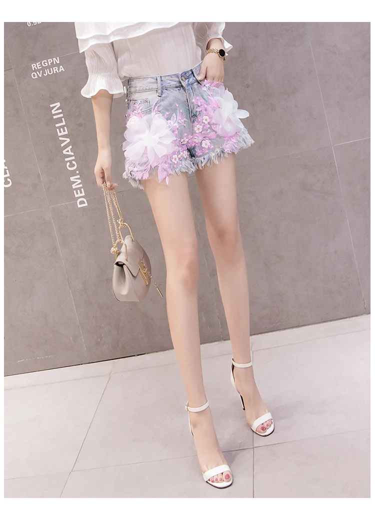 Pink Embroidered Denim Shorts for Women High Waist Tassel Raw Beaded Shorts Summer 2021 Super Fashion Loose-Fitting Hot Pants
Pink Embroidered Denim Shorts for Women High Waist Tassel Raw Beaded Shorts Summer 2021 Super Fashion Loose-Fitting Hot Pants