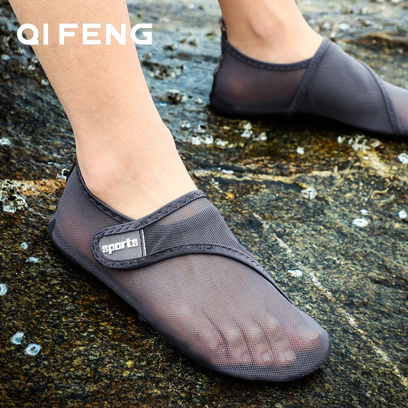 2022 New Men Fashion Outdoor Sports Aqua Shoes Man Canyoneering Beach Walking Sneakers Fashion Water River Tracing Swim Shoes
2022 New Men Fashion Outdoor Sports Aqua Shoes Man Canyoneering Beach Walking Sneakers Fashion Water River Tracing Swim Shoes