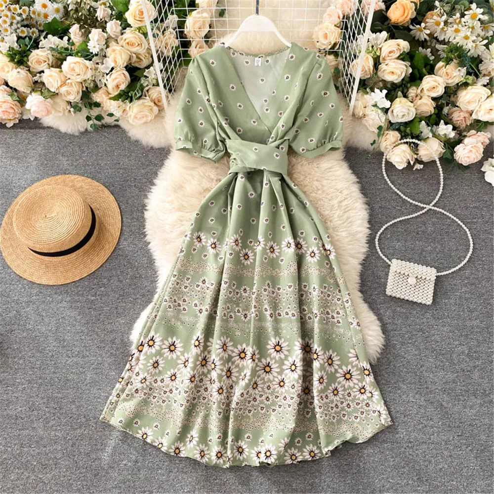 2021 French Floral Summer Dress Women V Neck Short Sleeve Midi Dresses Fashion Bandage High Waist Vestidos Robe Female Clothing
2021 French Floral Summer Dress Women V Neck Short Sleeve Midi Dresses Fashion Bandage High Waist Vestidos Robe Female Clothing