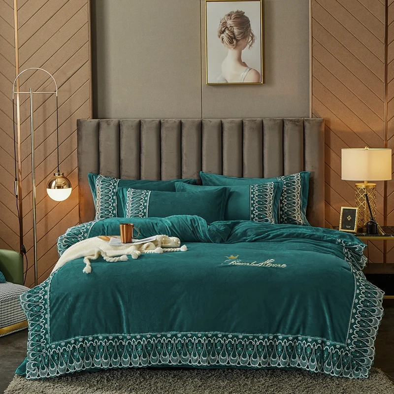 4Pcs new Warm crystal velvet Princess wind bedding sets bed set double queen king size duvet cover bed sheet set pillowcas.
4Pcs new Warm crystal velvet Princess wind bedding sets bed set double queen king size duvet cover bed sheet set pillowcas.