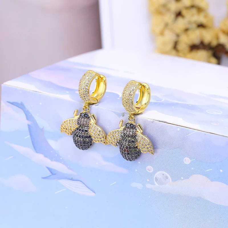 JUWANG Vintage Luxury Women Stud Earrings AAA Cubic Zirconia Beetle Bee Pendant Dangle Earrings DIY Jewelry Pendientes Mujer
JUWANG Vintage Luxury Women Stud Earrings AAA Cubic Zirconia Beetle Bee Pendant Dangle Earrings DIY Jewelry Pendientes Mujer