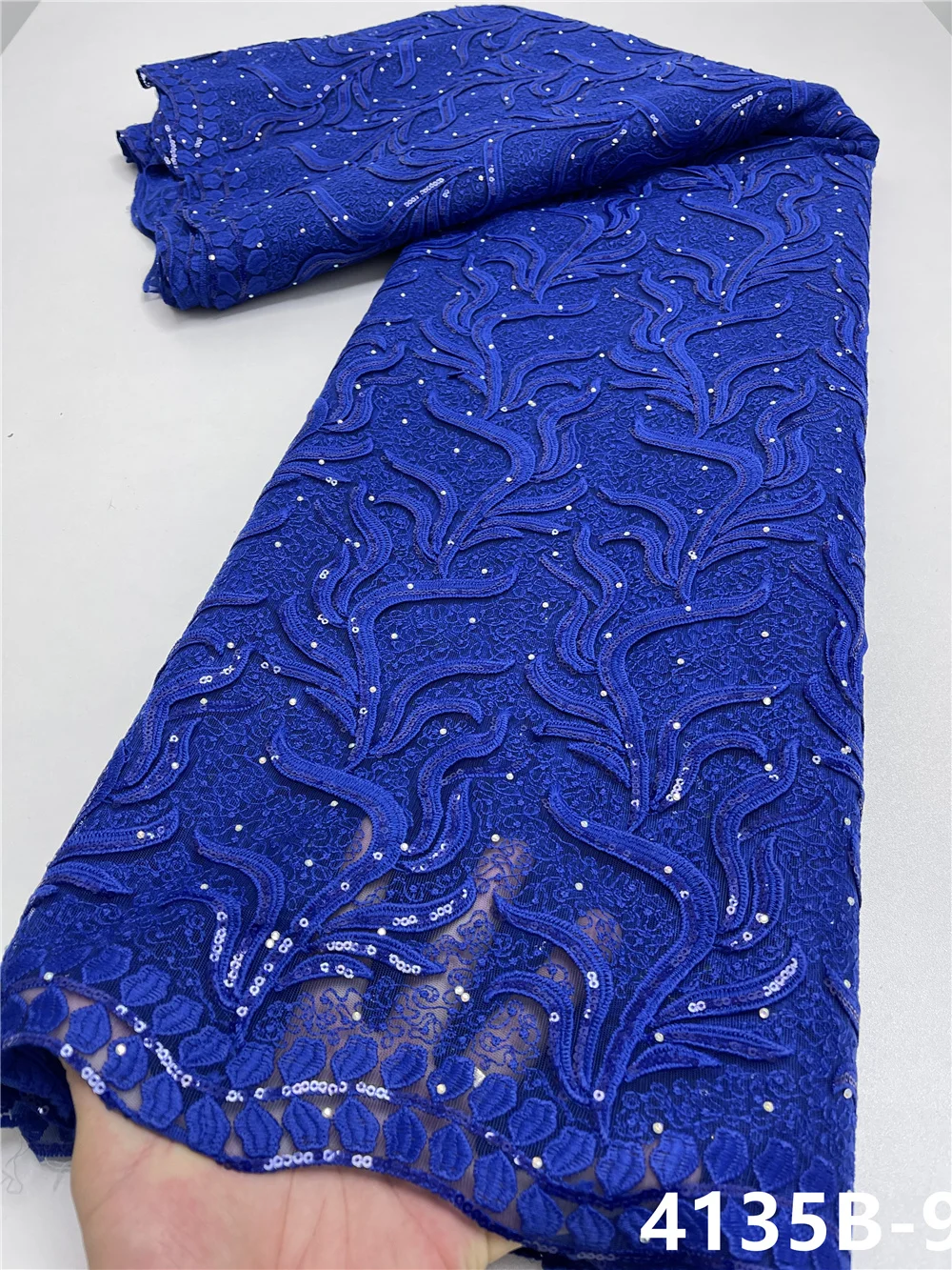 XIYA African Lace Fabric 2021 High Quality French Mesh Lace Fabric With Sequins Nigerian Lace Fabrics For Wedding Dress 4135B
XIYA African Lace Fabric 2021 High Quality French Mesh Lace Fabric With Sequins Nigerian Lace Fabrics For Wedding Dress 4135B