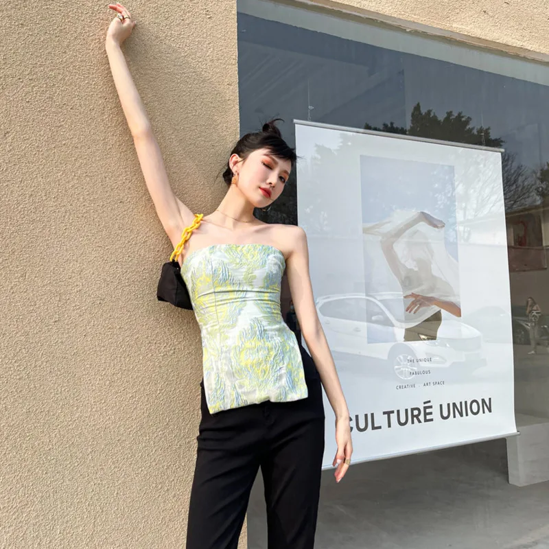 LANMREM Women Green Jacquard Side Slit Strapless Tank Tops New Sleeveless Personality Fashion Tide Spring Summer 2021 2E1073
LANMREM Women Green Jacquard Side Slit Strapless Tank Tops New Sleeveless Personality Fashion Tide Spring Summer 2021 2E1073