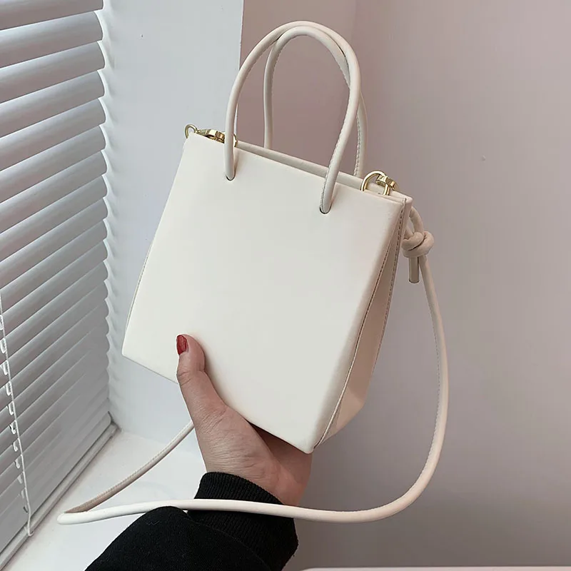 VeryMe Simple Fashion Ladies Handbags Leather Shoulder Bags Messenger Pack Women 2021 Casual Tote Bags Popular Bolsos Para Mujer
VeryMe Simple Fashion Ladies Handbags Leather Shoulder Bags Messenger Pack Women 2021 Casual Tote Bags Popular Bolsos Para Mujer