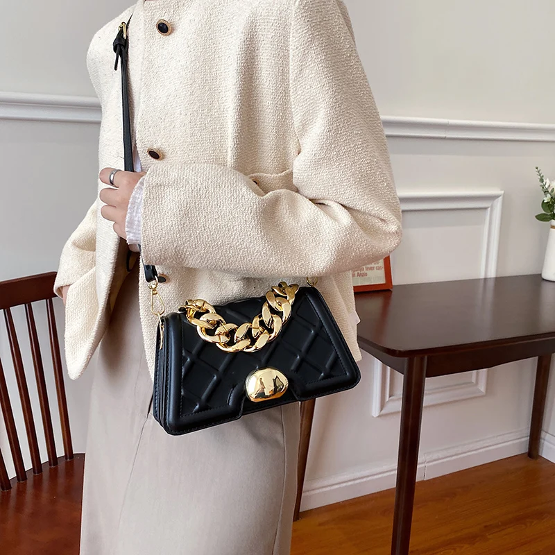 YILIAN New chain shoulder bag women's fashionable versatile handbag leisure crossbody bag 
YILIAN New chain shoulder bag women's fashionable versatile handbag leisure crossbody bag