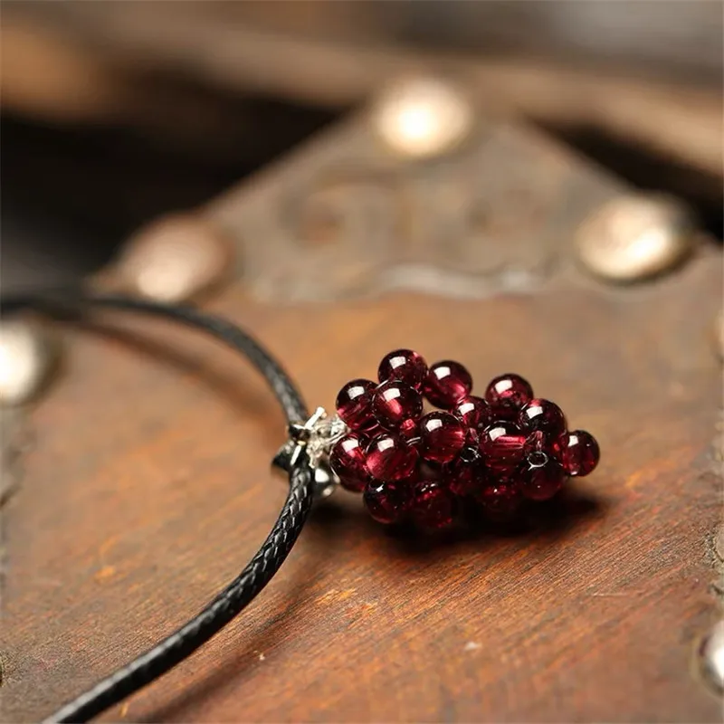 Natural crystal garnet grape pendant female beauty skin care for pendant necklace
Natural crystal garnet grape pendant female beauty skin care for pendant necklace