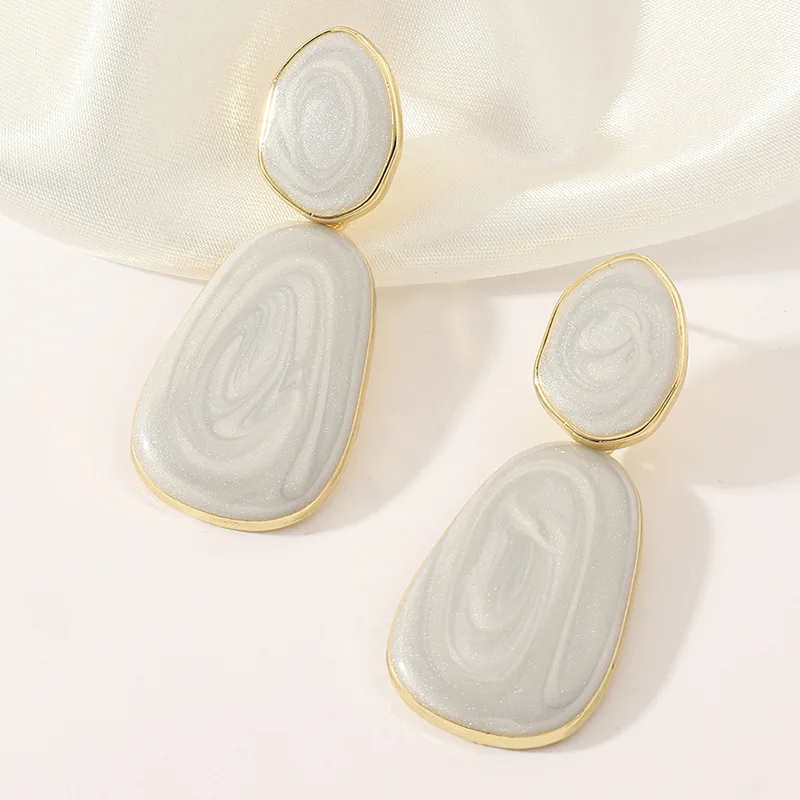 Vintage Resin Drop Earrings Women Korean Geometric Candy Color Resin Alloy Dangle Earrings 2021 Fashion Trendy Jewelry
Vintage Resin Drop Earrings Women Korean Geometric Candy Color Resin Alloy Dangle Earrings 2021 Fashion Trendy Jewelry