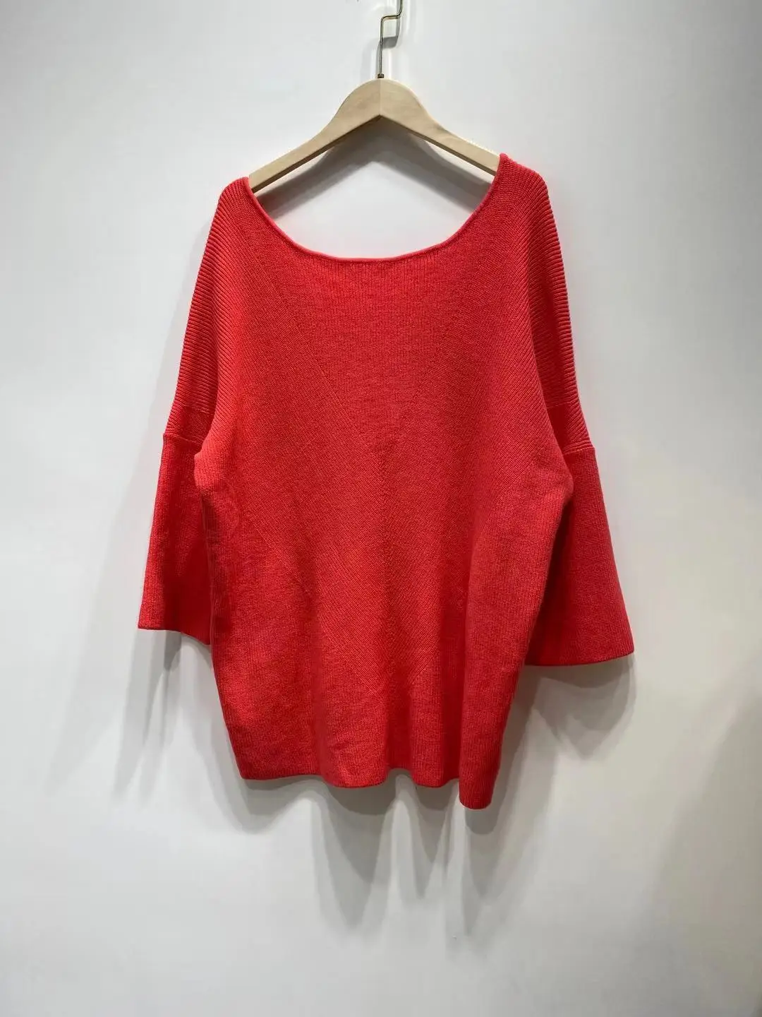 Spring/Summer 2021 Solid Color V-neck Backless Loose Three-quarter Sleeve Knit Sweater Top Women Pullover
Spring/Summer 2021 Solid Color V-neck Backless Loose Three-quarter Sleeve Knit Sweater Top Women Pullover