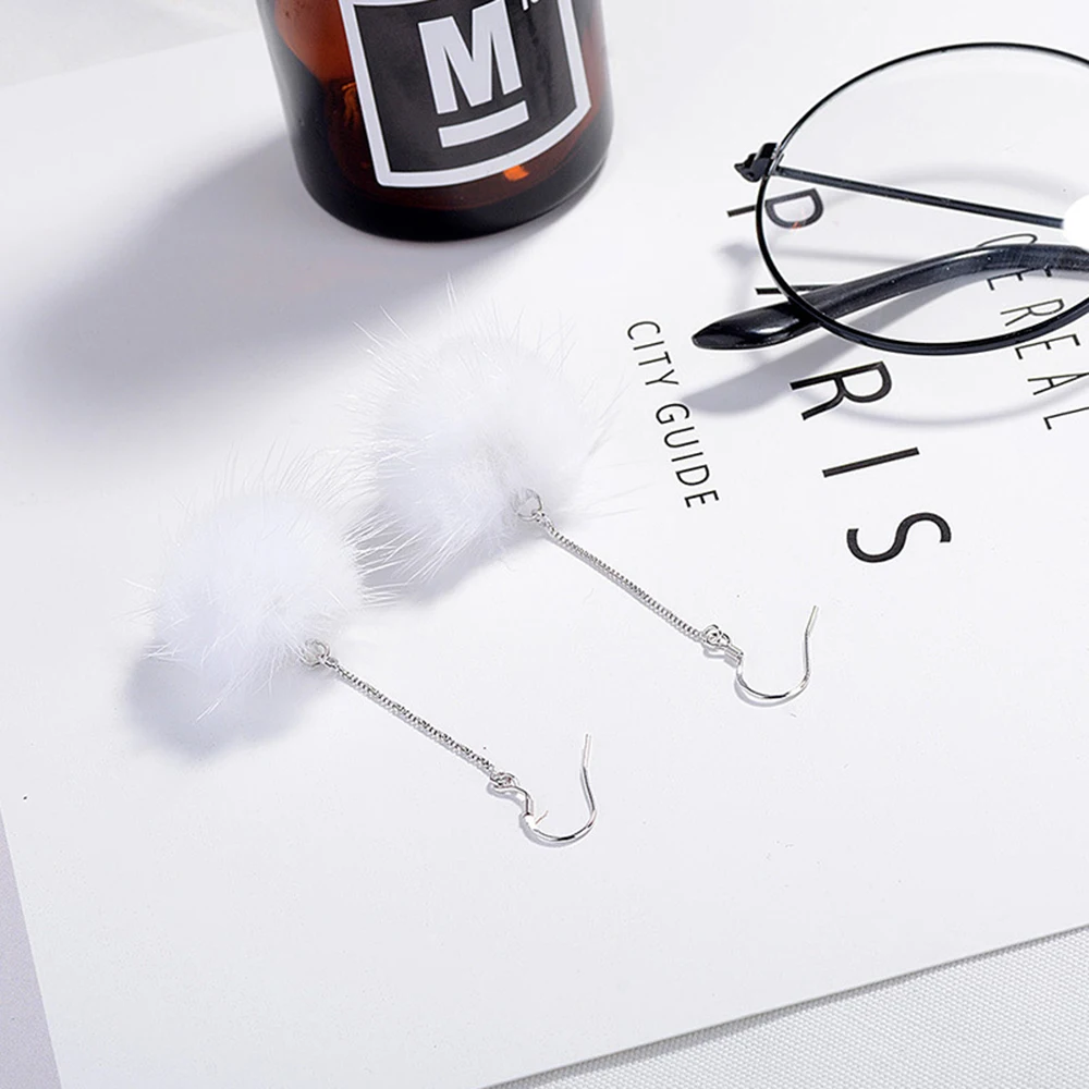 Hairy ball earrings female Korean version of sweet autumn and winter earrings earrings cute plush ear jewelry ladies earrings
Hairy ball earrings female Korean version of sweet autumn and winter earrings earrings cute plush ear jewelry ladies earrings