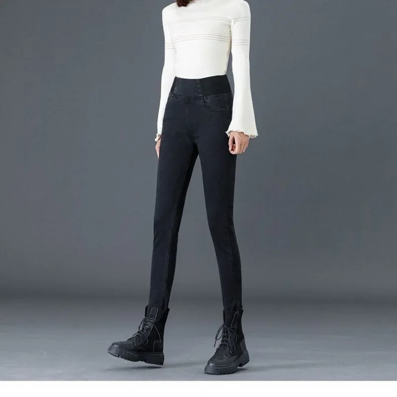 Slim Fit in Autumn and Winter Plus Size High Waist Elastic Waist Small Foot Pencil Pants for Women
Slim Fit in Autumn and Winter Plus Size High Waist Elastic Waist Small Foot Pencil Pants for Women