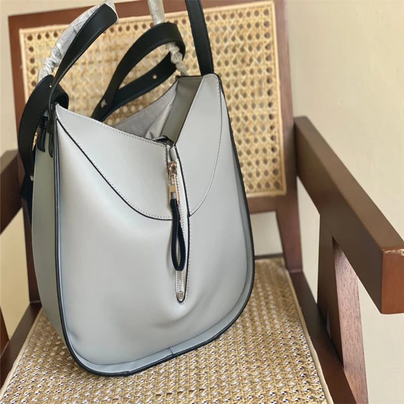 Handbags for Women 2021 Designer Luxury Bolsos Marca Mujer Lujo HandBags for Women Sac De Luxe Femme handbags louis bag
Handbags for Women 2021 Designer Luxury Bolsos Marca Mujer Lujo HandBags for Women Sac De Luxe Femme handbags louis bag