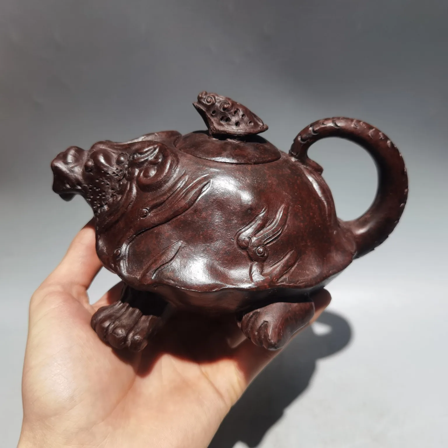 7"Chinese Yixing Zisha Pottery Hand-Carved Dragon turtle Lotus mouth pot kettle Purple mud Teapot Pot Tea Maker Office Ornaments
7"Chinese Yixing Zisha Pottery Hand-Carved Dragon turtle Lotus mouth pot kettle Purple mud Teapot Pot Tea Maker Office Ornaments