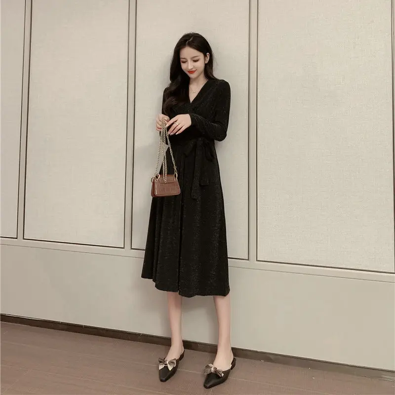 Black Red Bling Fabric Dresses Women Spring V-Neck Long Sleeve Knee Length Bow Knot Waist Empire One Piece Dress Plus Size 2021
Black Red Bling Fabric Dresses Women Spring V-Neck Long Sleeve Knee Length Bow Knot Waist Empire One Piece Dress Plus Size 2021