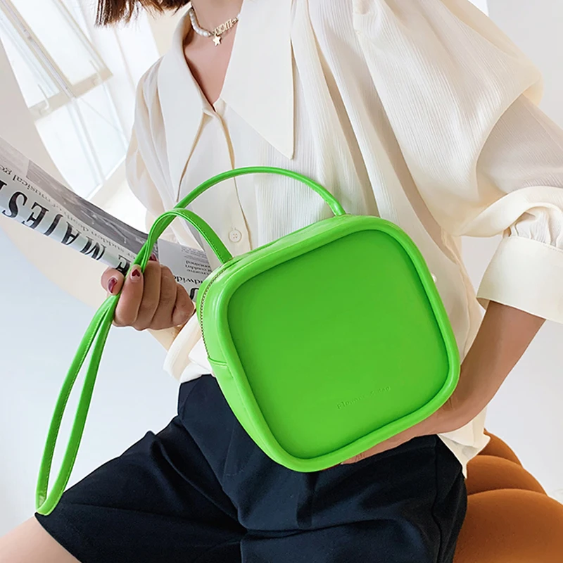 PU Leather Shoulder Bag Ladies Fashion Handbag Luxury Designer Mobile Phone Bag Square Shape Female Bag Solid Color Design
PU Leather Shoulder Bag Ladies Fashion Handbag Luxury Designer Mobile Phone Bag Square Shape Female Bag Solid Color Design