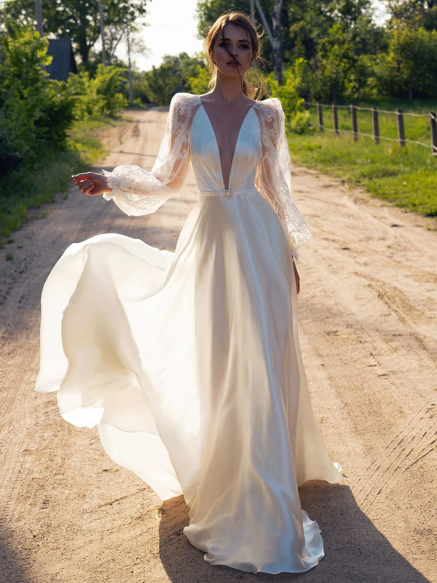 Deep V Neckline Country Wedding Dress Bridal Gowns With Sash Lace Long Sleeves Backless Robe De Marrige A Line Vestidos De Novia
Deep V Neckline Country Wedding Dress Bridal Gowns With Sash Lace Long Sleeves Backless Robe De Marrige A Line Vestidos De Novia