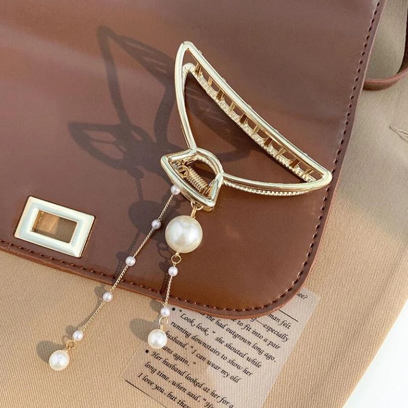 Hollow Out Butterfly Heart Tassel Hair Pins For Women Girl Vintage Metal Silver Color Harajuku Hair Clip Jewelry Accessories New
Hollow Out Butterfly Heart Tassel Hair Pins For Women Girl Vintage Metal Silver Color Harajuku Hair Clip Jewelry Accessories New
