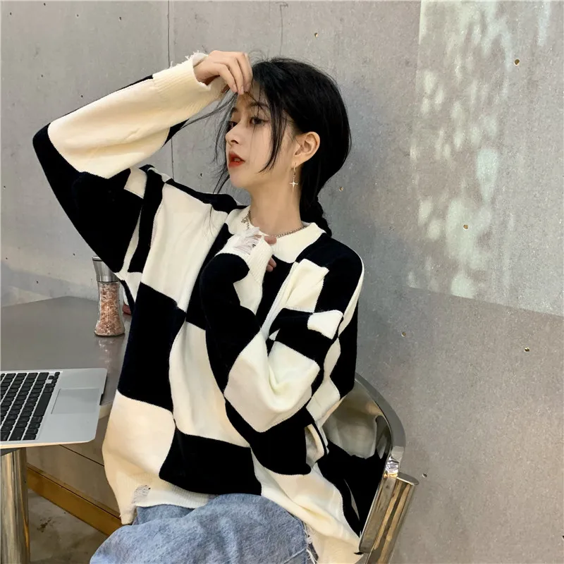 Женские Свитера New Sweater Women Korean O-Neck Black And White Squares Hit Color Holes Loose Pullover Knitted Warm Fashion
Женские Свитера New Sweater Women Korean O-Neck Black And White Squares Hit Color Holes Loose Pullover Knitted Warm Fashion