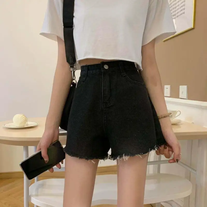 YTX1962 2021 new high-waisted and thin-washed all-match black wide-leg shorts women
YTX1962 2021 new high-waisted and thin-washed all-match black wide-leg shorts women