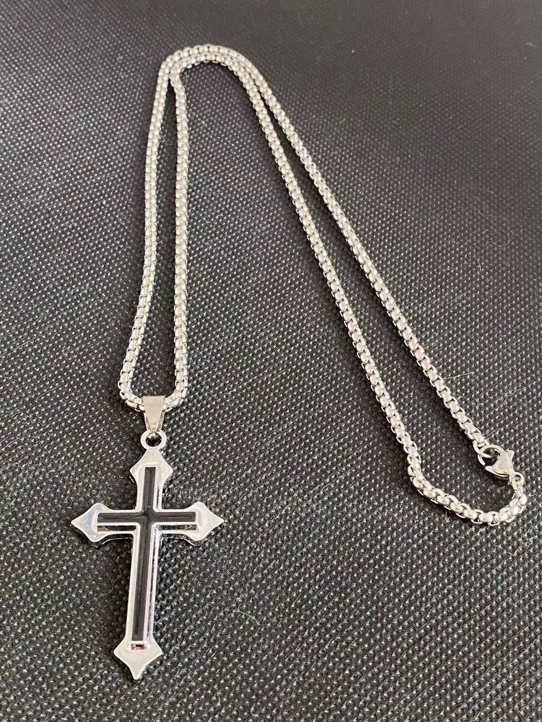 Fashion vintage style cross necklace. Suitable for men and women stainless steel cross necklace gift cross necklace
Fashion vintage style cross necklace. Suitable for men and women stainless steel cross necklace gift cross necklace