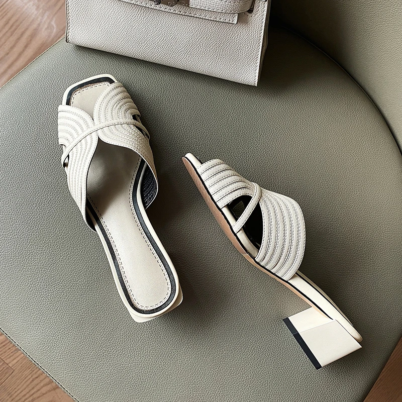 2021 New Summer Women Slippers European Style Genuine Leather Cowhide Open-toed Shoes Outdoor Beach Party Sandals
2021 New Summer Women Slippers European Style Genuine Leather Cowhide Open-toed Shoes Outdoor Beach Party Sandals