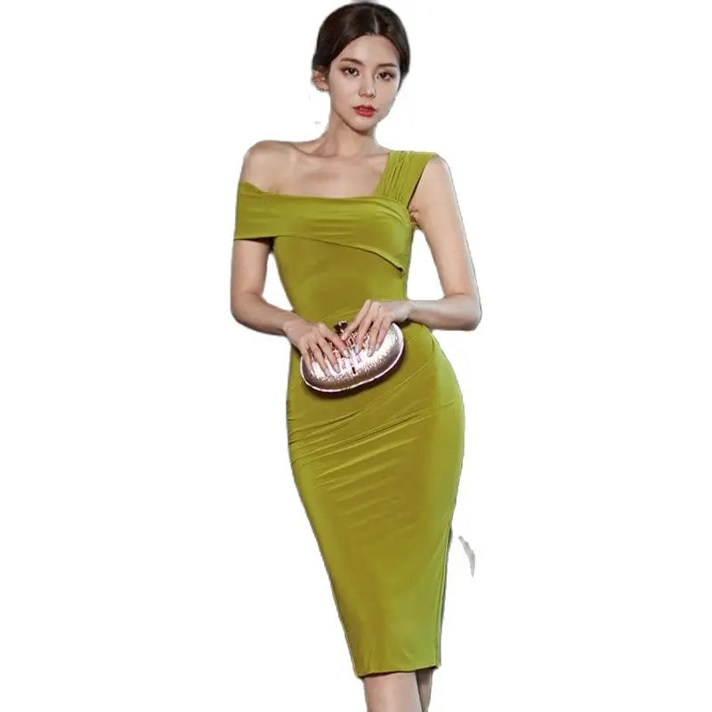 Sexy One-Shoulder Sleeveless Backless Bodycon Dress Slash Neck Evening Party Dresses Elegant Night Club Ladies Pencil Dress 2021
Sexy One-Shoulder Sleeveless Backless Bodycon Dress Slash Neck Evening Party Dresses Elegant Night Club Ladies Pencil Dress 2021