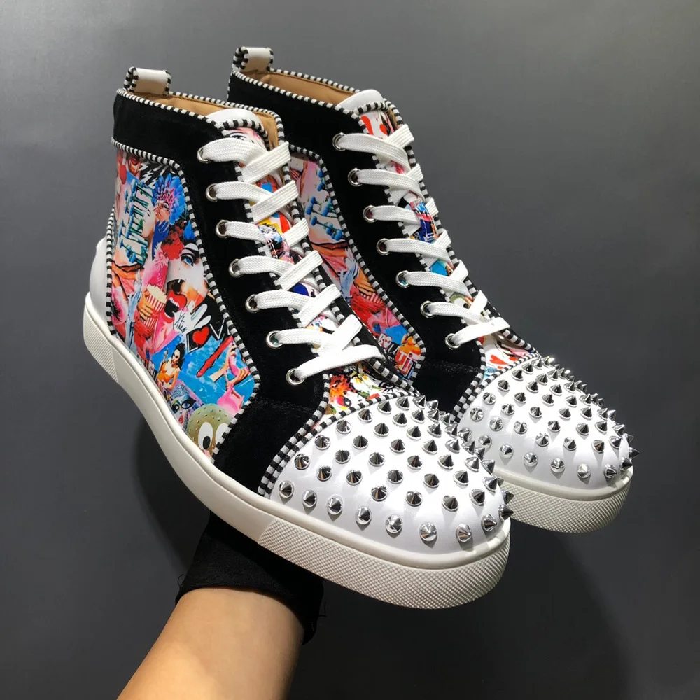 Luxury New Leather High Top Mens Womens Print Graffiti Silver Rivet Lace Up Red Bottom Shoes Casual Couple Shoes Fashion Loafers
Luxury New Leather High Top Mens Womens Print Graffiti Silver Rivet Lace Up Red Bottom Shoes Casual Couple Shoes Fashion Loafers