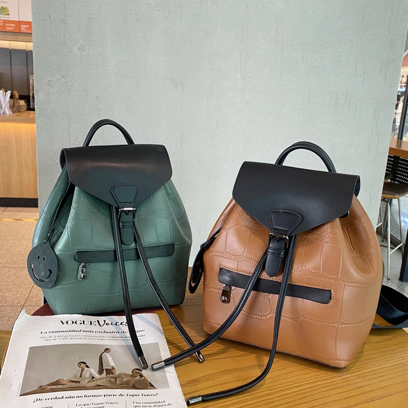 Buckle drawstring backpacks for women Color matching embossed sports bag Urban trendy first layer cowhide women's handbag
Buckle drawstring backpacks for women Color matching embossed sports bag Urban trendy first layer cowhide women's handbag