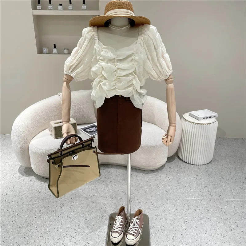 Niche Design New Women's Clothing 2021 Summer Temperament Square Collar Short Sleeve Pleated And Versatile Short Shirt
Niche Design New Women's Clothing 2021 Summer Temperament Square Collar Short Sleeve Pleated And Versatile Short Shirt