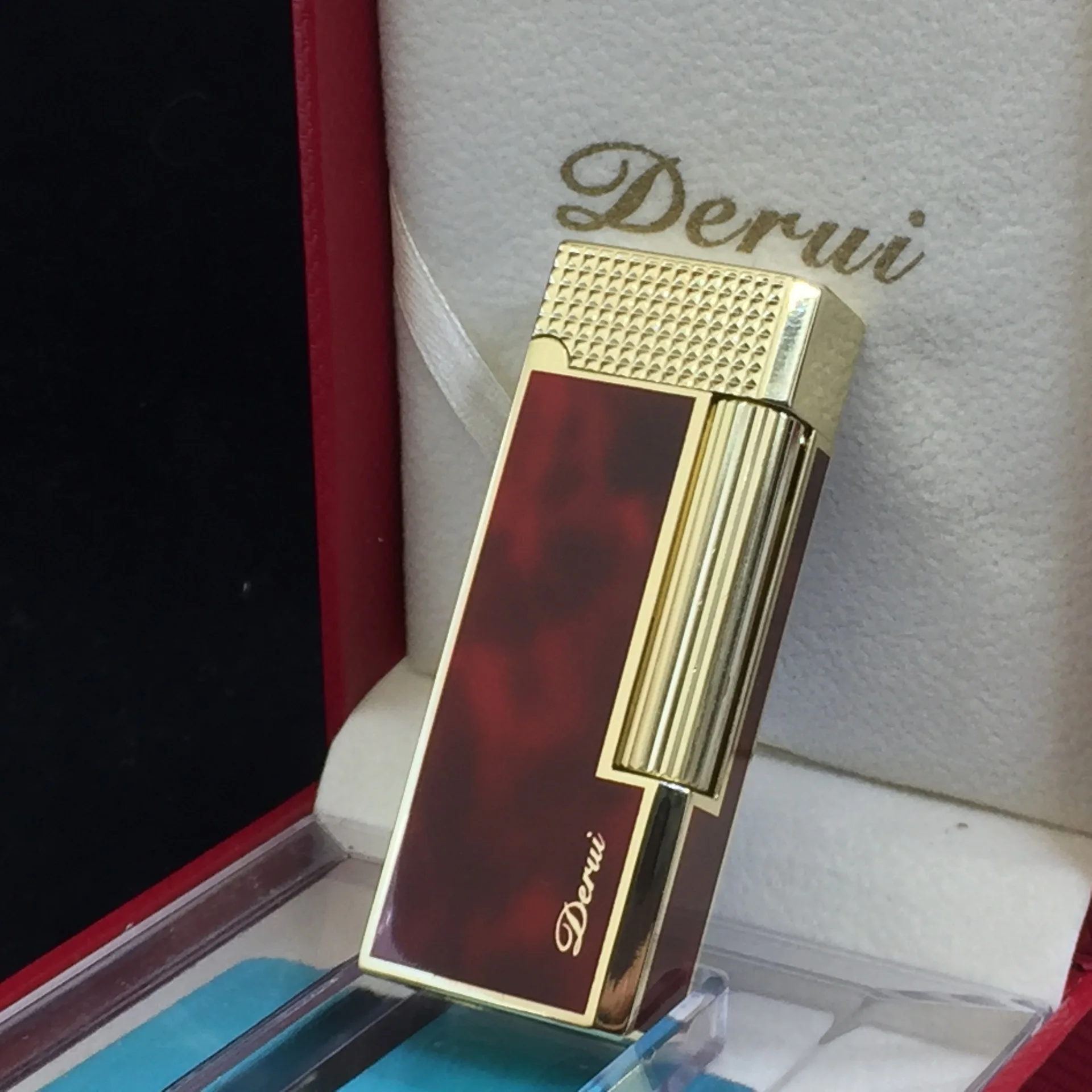 New Bussiness Gas Lighter Compact Jet Butane Gas Engraving Metal PING Bright Sound Cigarette lighter Inflated No Gas With Box
New Bussiness Gas Lighter Compact Jet Butane Gas Engraving Metal PING Bright Sound Cigarette lighter Inflated No Gas With Box